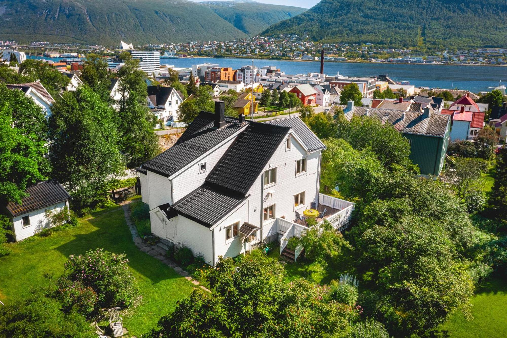 Historical Villa & Green Sanctuary In City Center Tromsø Eksteriør bilde